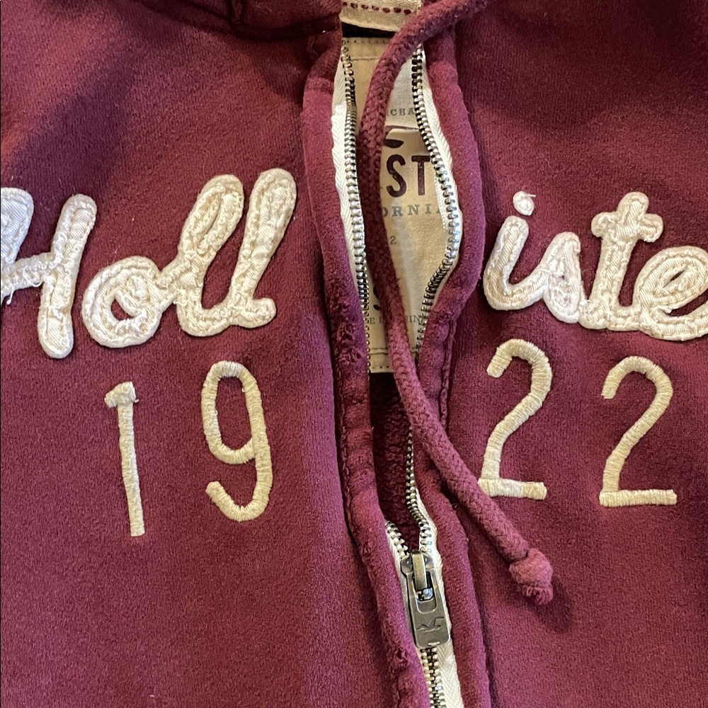Hollister Maroon Hoodie - Picture 4 of 4